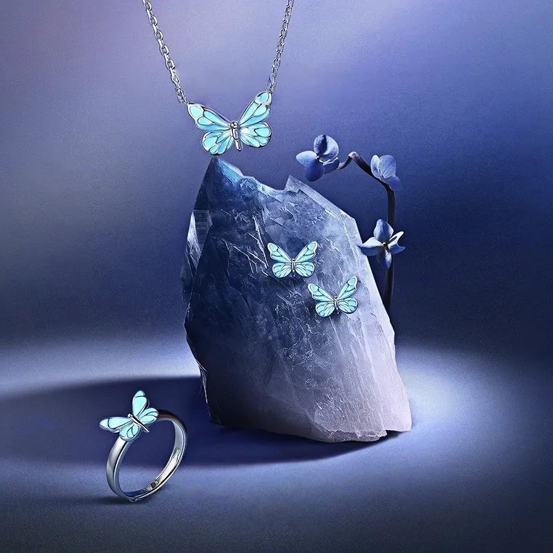 Luminous Butterfly Necklace – Rotating Magic Gift Box Edition