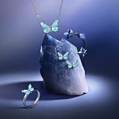 Luminous Butterfly Necklace – Rotating Magic Gift Box Edition